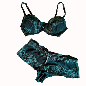 Green Lace Underwire Bra & underwear set by European designer Vova